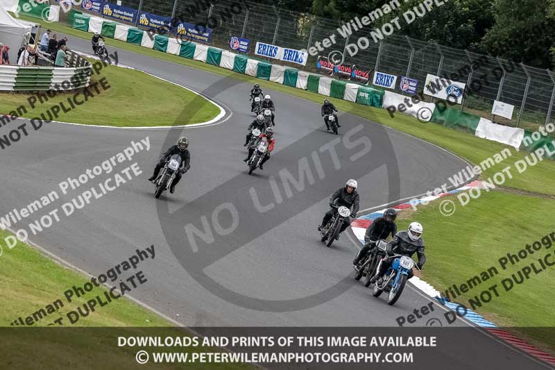 Vintage motorcycle club;eventdigitalimages;mallory park;mallory park trackday photographs;no limits trackdays;peter wileman photography;trackday digital images;trackday photos;vmcc festival 1000 bikes photographs